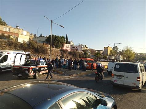 Naucalpan Volcadura De Una Camioneta De Pasajeros Deja Un Saldo De