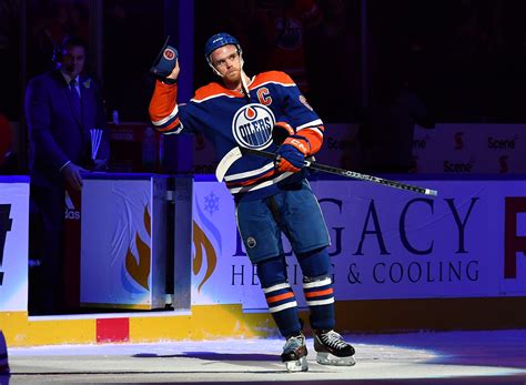 Connor McDavid hits 'absurd' spin move to leave opponent chasing ...