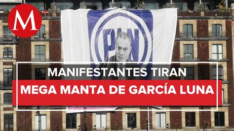 Colocan Mega Manta De Garc A Luna Por Protesta En Defensa Del Ine En