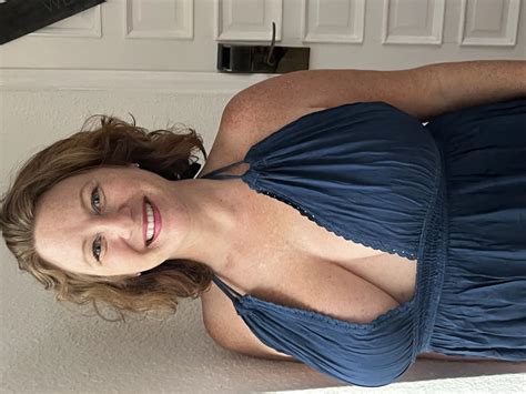 Beach Babe 19 Nude Pics XHamster