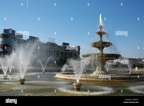 Bucuresti, Piata Unirii, fountain Stock Photo - Alamy