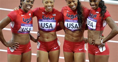 U S Women Win 4x400 Relay To Give Felix 3rd Gold Cbs News