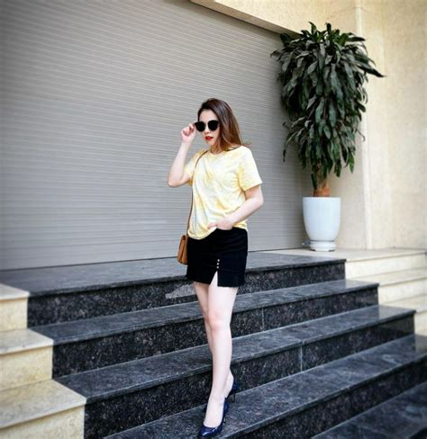 Ngh L C A H I Hot Mom V C Vi T Anh Di N Bikini B C L A