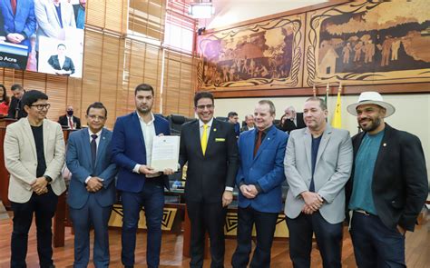 Governador Gladson Cameli entrega à Assembleia Legislativa projeto de