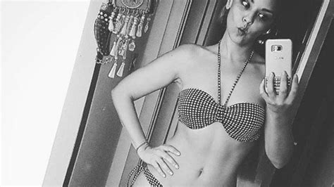 El Posado De Chenoa En Bikini Revoluciona Las Redes