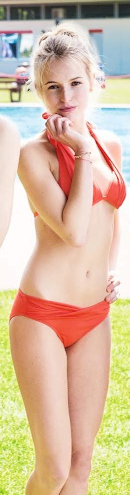 Naked Ella Maria Gollmer In Doktorspiele