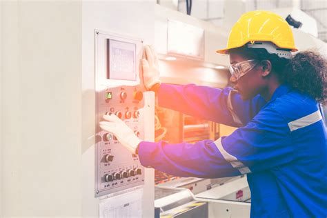 Nurses demand safer gurney designs to prevent workplace injuries 37