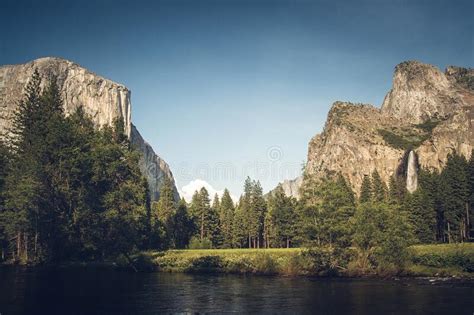 Yosemite El Capitan And Bridal Veil Falls Stock Image Image Of Park