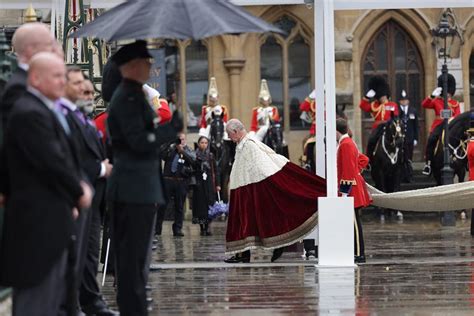 Charles III é coroado rei do Reino Unido