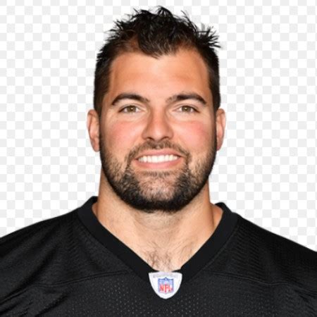 Who is Alejandro Villanueva Wife/Girlfriend? Net Worth 2022, Age, Bio