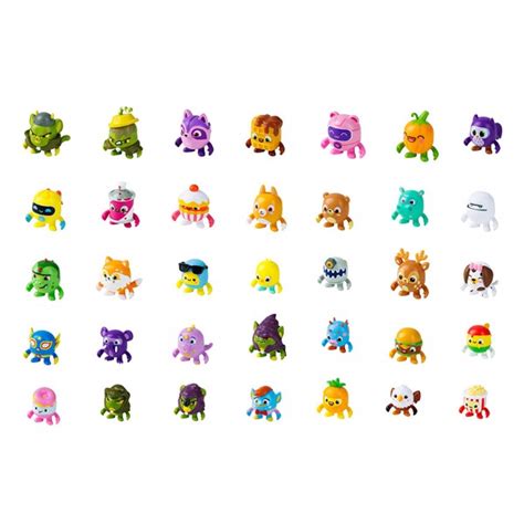 Roblox Pinata Smashlings Figure 3 Pack Assorted Toys And