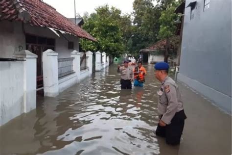 Update Banjir Di Cirebon Genangan Air Banjir Mulai Surut Tinggal Satu