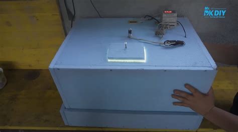 Простой многоразовый инкубатор