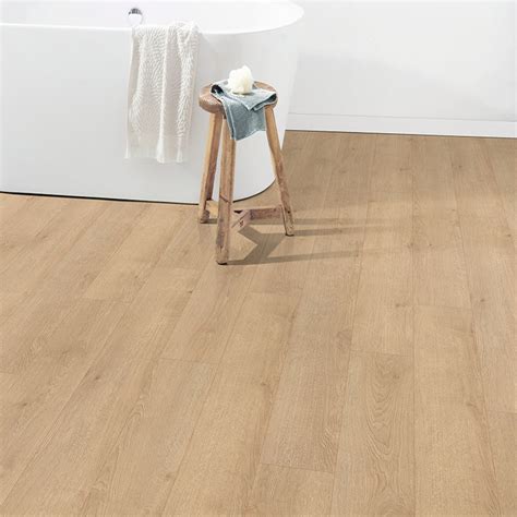 Egger Pro Classic 8mm Aqua Light Newbury Oak Wall Floor Solutions