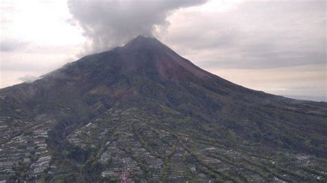 13 Tahun Letusan Gunung Merapi 26 Oktober Begini Kronologi Dan Sosok