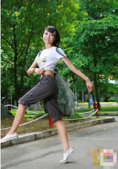 Lộ ảnh chưa thẩm mỹ của hot girl nghi bán dâm