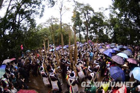 从江：岜沙苗寨办芦笙节迎新年 每日头条