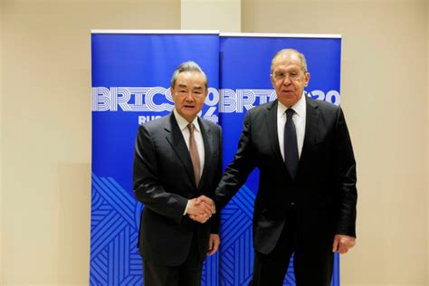 Wang Yi rencontre le ministre russe des Affaires étrangères Sergueï Lavrov