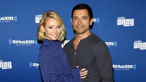 Live Host Kelly Ripa S Husband Mark Consuelos Startled Fans With His