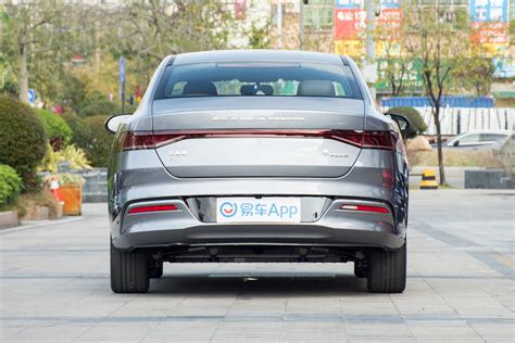 【秦plus新能源ev 荣耀版 510km 领先型正后水平图片 汽车图片大全】 易车