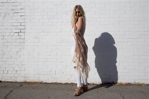 Nude Floral Kimono Blonde Collective Life Style Blog By Ashley Guyatt