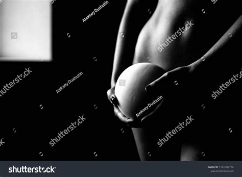 Naked Girl Holding Ball Stock Photo 1141909796 Shutterstock