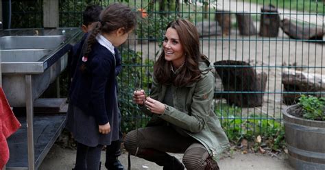 A Girl Asked Kate Middleton Why People Were Taking Her Picture And Her