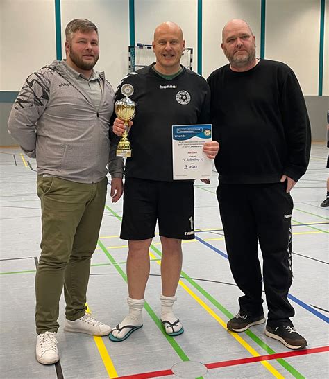 Ü40 erreicht 3 Platz bei Hallenkreismeisterschaft FC Schönberg 95