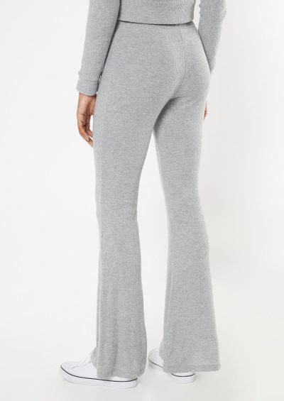 What To Wear With Grey Flare Leggings For Women