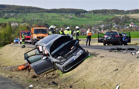 Waldorf Fünf Schwerverletzte bei Unfall auf Landstraße L82