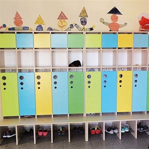 Kindergarderobe "Seifenblase" mit Tür und je 2 Ablagefächern - Happy
