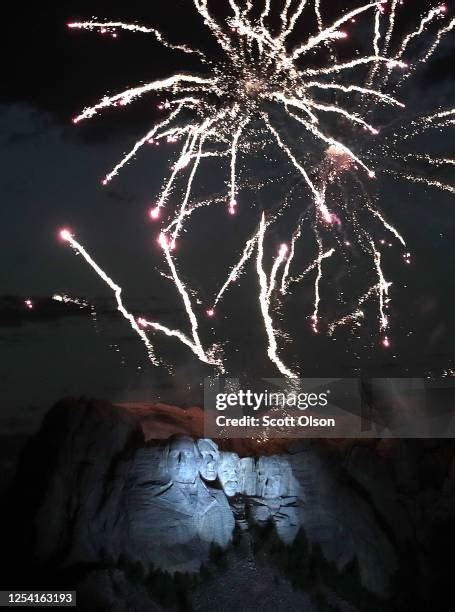 Mount Rushmore Fireworks Photos And Premium High Res Pictures Getty