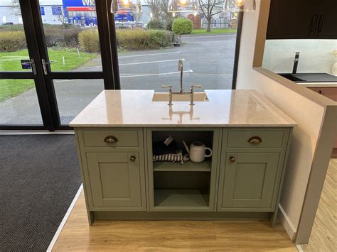 display painted island   kitchen company