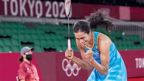 Pv Sindhu Wins Swiss Open Title By Defeating Busanan Ongbamrungphan Of