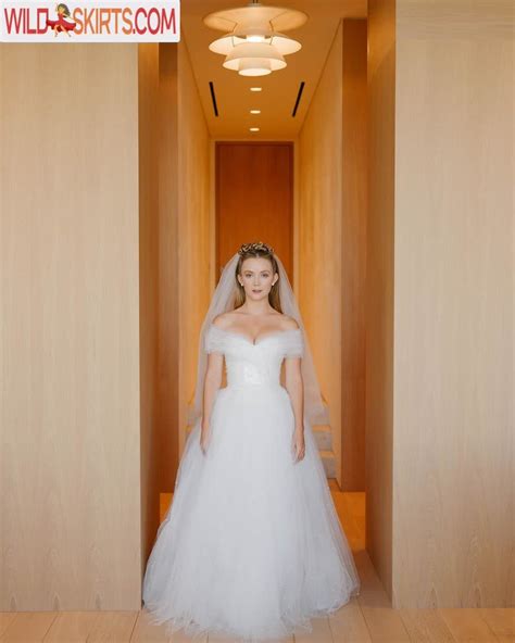 Billie Lourd Praisethelourd Nude Instagram Leaked Photo