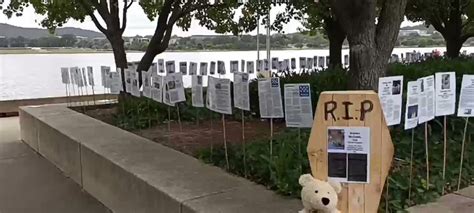 The Stark Naked Brief On Twitter CLIP Aussie Citizens Display The Stories And Pictures