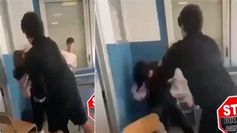 Bullismo A Scuola Ragazzo Picchia Una Compagna Di Classe Nessuno