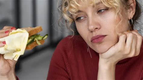 Descubre cómo controlar la ansiedad por comer con estos 7 consejos