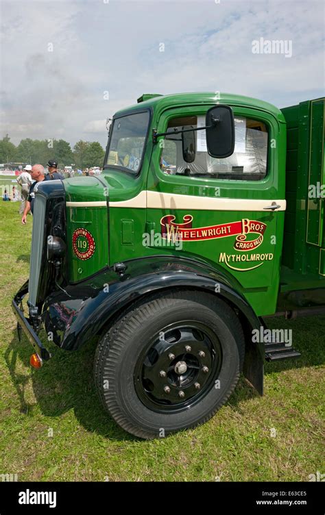 Morris Commercial Lorry Hi Res Stock Photography And Images Alamy