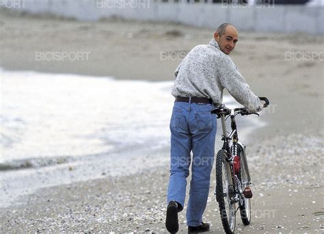 Un Pantani Che Nessuno Ha Mai Visto La Casa Oltre La Ferrovia Il Suo