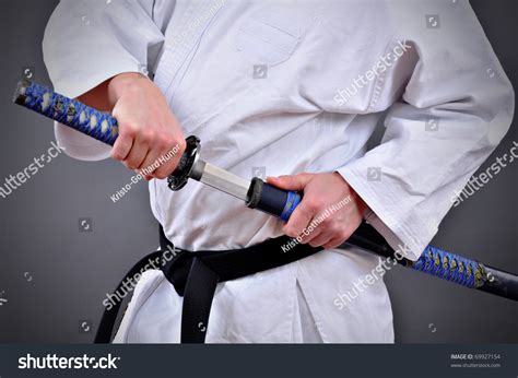 10,358 imágenes de Karate swords - Imágenes, fotos y vectores de stock | Shutterstock