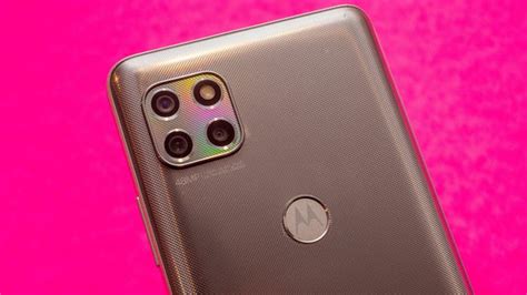 Motorola One 5g Ace Review A Good 400 Phone A Fantastic 20 One Cnet