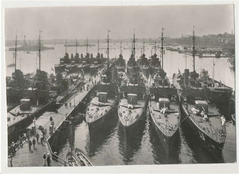 Kriegsmarine Torpedo Boot Flottille Im Hafen Original Postkarte Wk