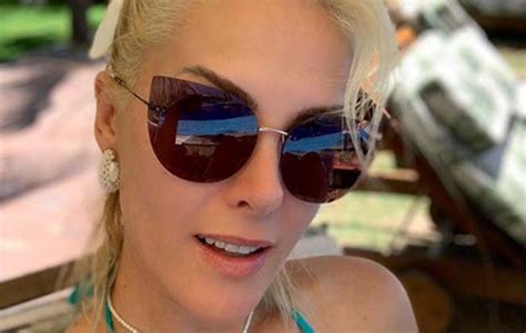 Ana Hickmann Posa De Biqu Ni E Mostra Corp O Aos Anos Ofuxico