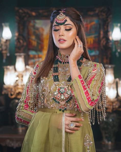 Kanwal Aftab Stuns In Latest Bridal Shoot Showbiz Pakistan