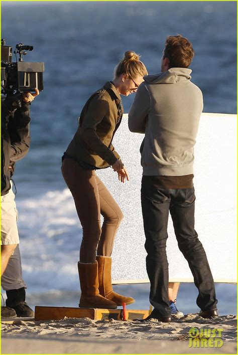 Emily Vancamp Kisses Barry Sloane For Revenge Beach Scene Photo