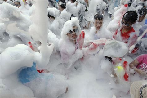 The Joyful Splashing Of Thailand S Songkran Water Festival The Atlantic