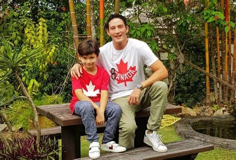 7 Selebriti Indonesia Ini Cocok Menyandang Status Hot Daddy Okezone Celebrity