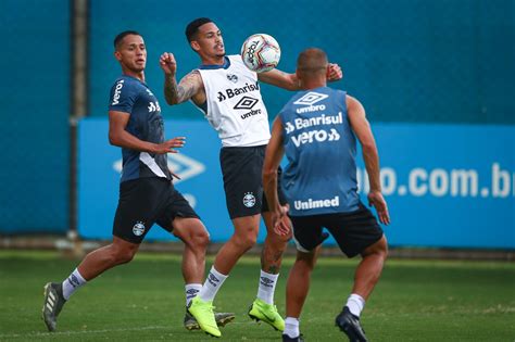 Tricolor Treina Com Portões Fechados E Técnico Renato Portaluppi Fala