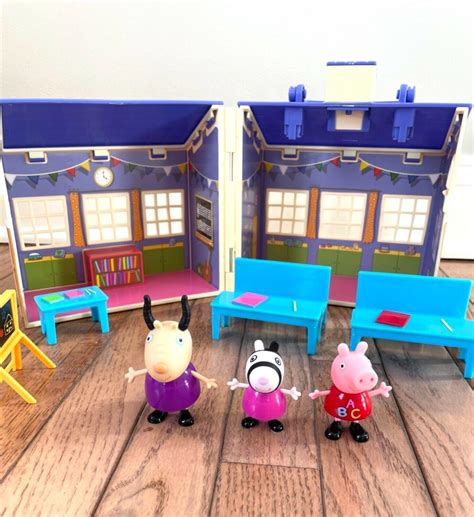 PEPPA PIG SCHOOL PLAY SET | #3905337730